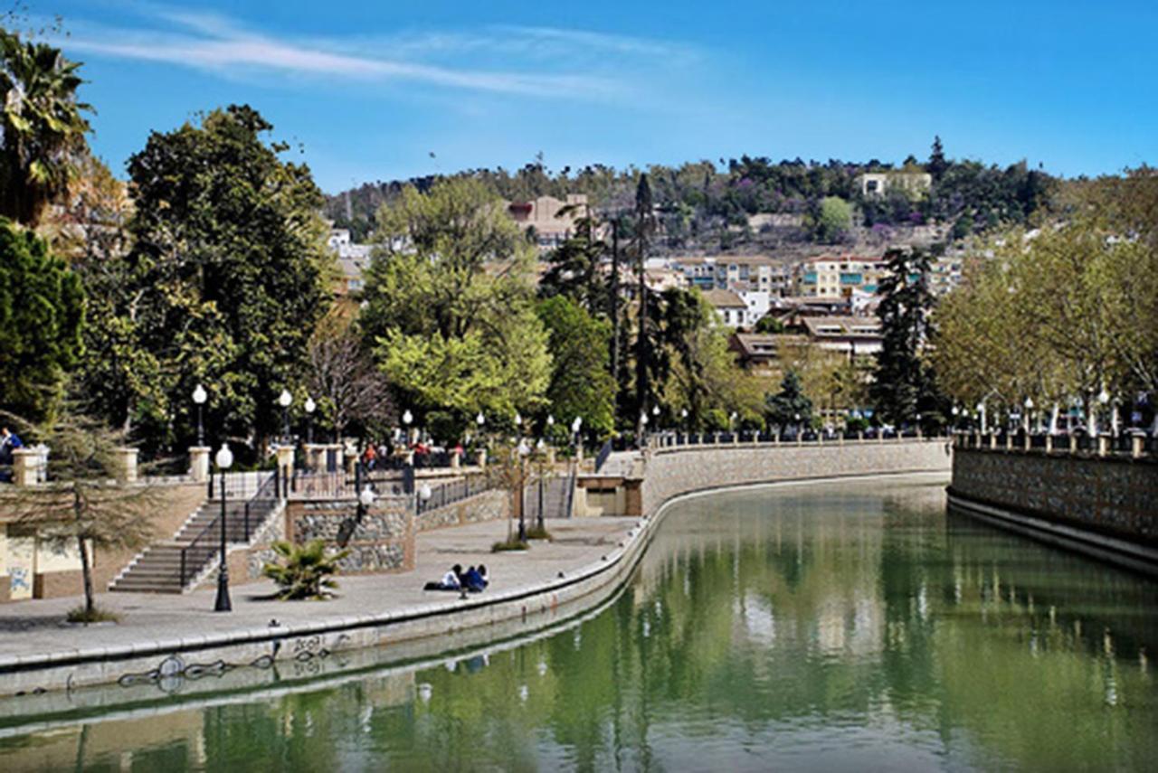 Amplio Y Centrico, Recien Reformado, Calefaccion Central, Jardines, Supermercados, Cafeterias Y Todos Los Servicios En El Corazon De La Ciudad Granada Eksteriør billede
