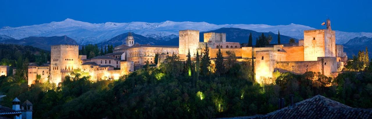 Amplio Y Centrico, Recien Reformado, Calefaccion Central, Jardines, Supermercados, Cafeterias Y Todos Los Servicios En El Corazon De La Ciudad Granada Eksteriør billede